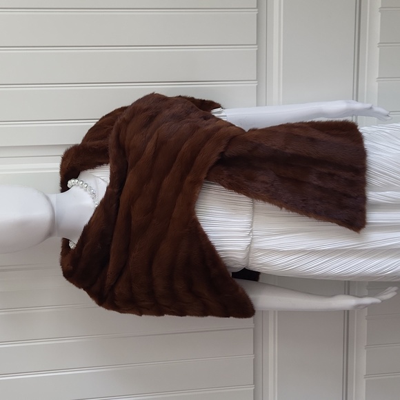 Siberian Fur Stoye Hong Kong Vintage Several Different Styles Cape Fits Most - Picture 7 of 12